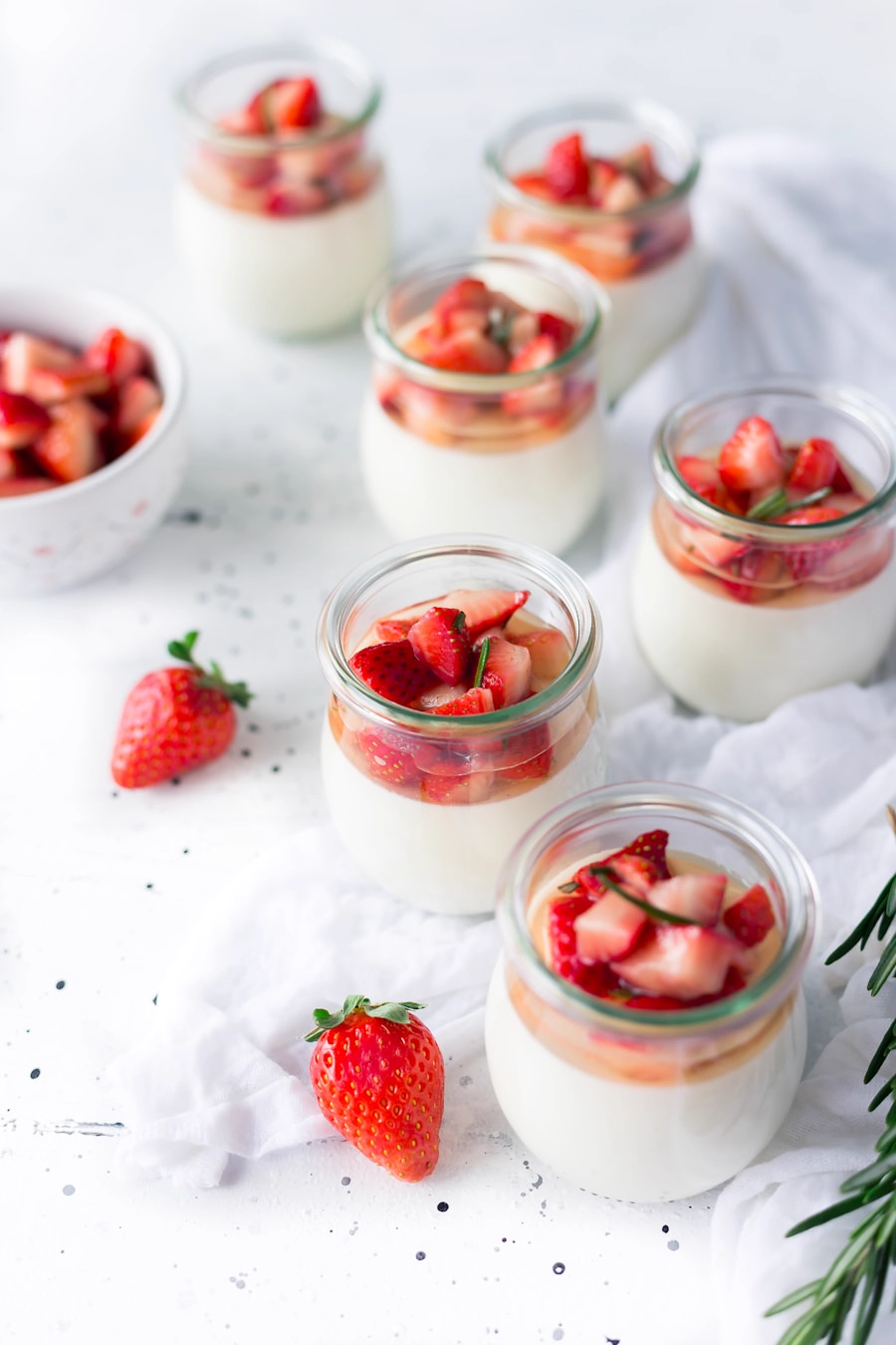Dessert with yogurt
